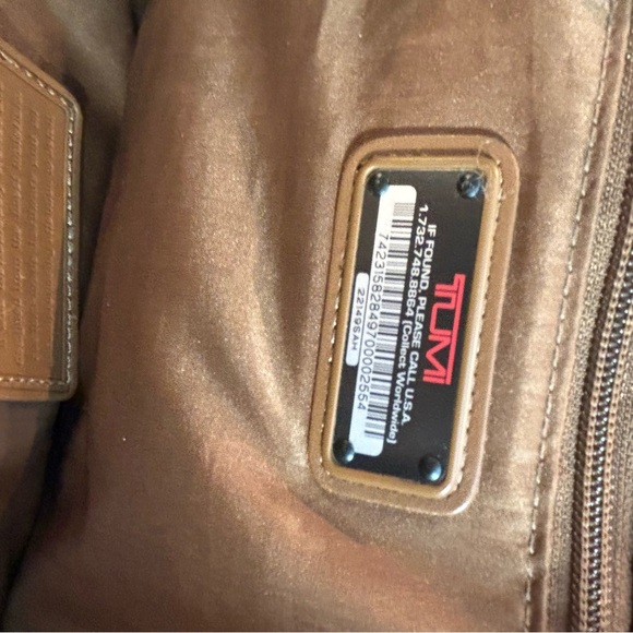 TUMI Large Overnight Bag With Black Shoulder Strap Lined Interior Pocket - Picture 14 of 16